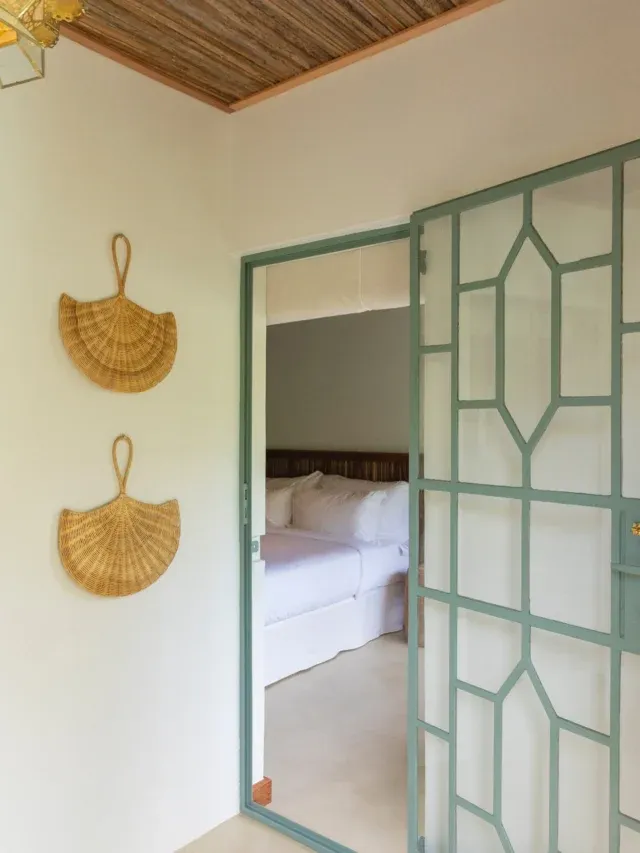 Vintage metal windows @maisontropical -restored with care to keep their timeless charm. 🌿

#MaisonTropical #Mauritius #TropicalElegance #BoutiqueHotel #IslandDesign #TimelessDetails